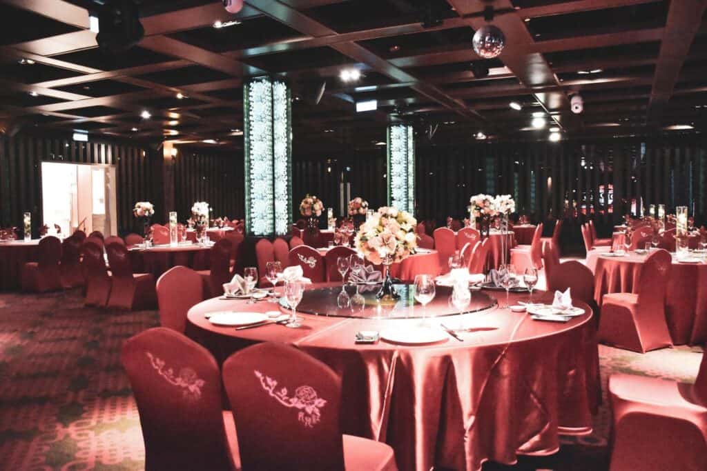 2025 台中婚宴場地推薦|15 間飯店/會館/風格婚禮,找到你的夢幻婚禮場地! 13 大紅色的女兒紅婚宴會館